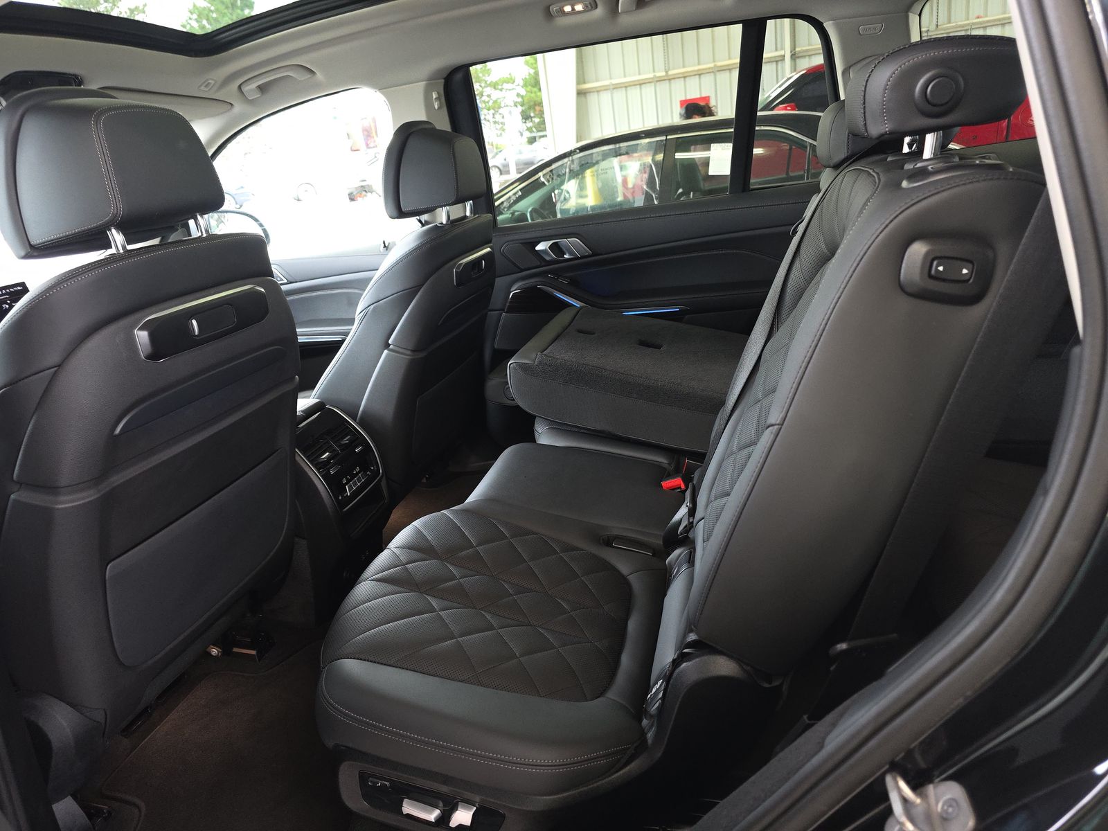 2025 BMW X7 xDrive40i AWD