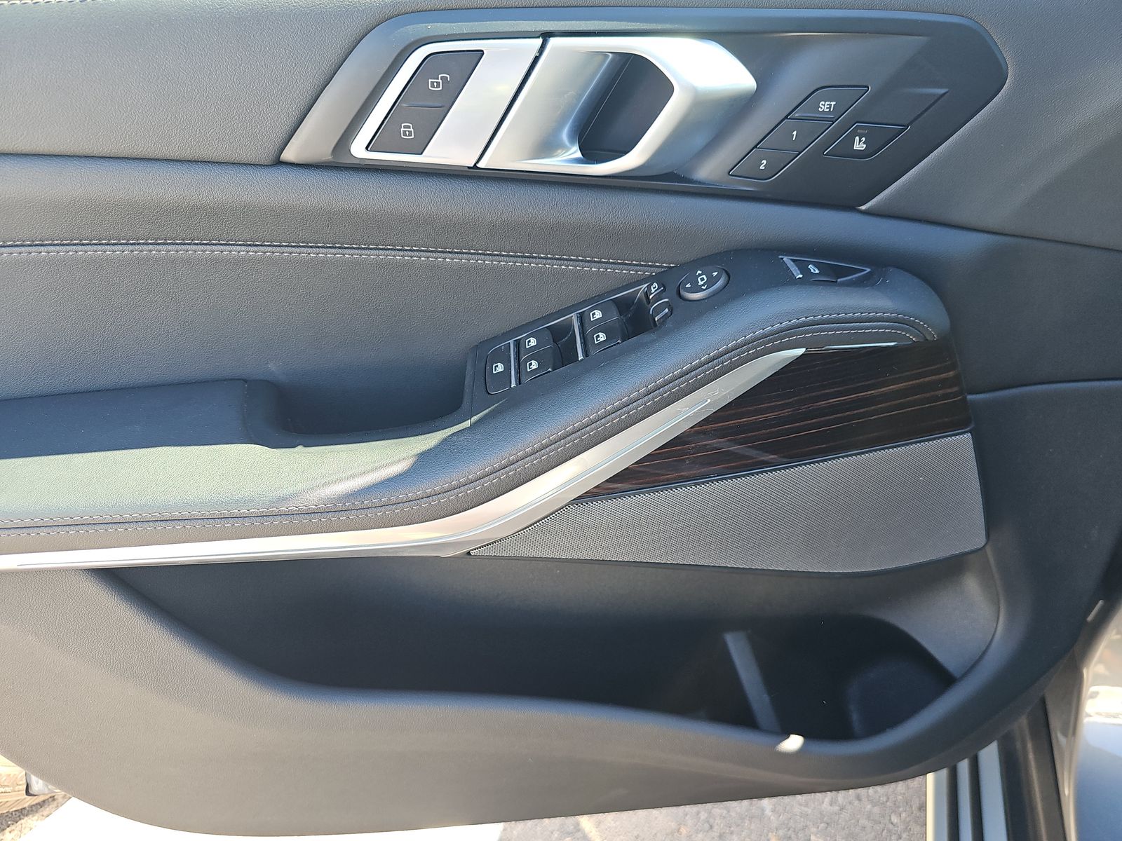 2025 BMW X5 xDrive40i AWD