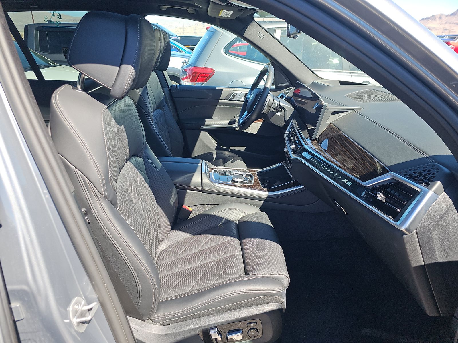 2025 BMW X5 xDrive40i AWD