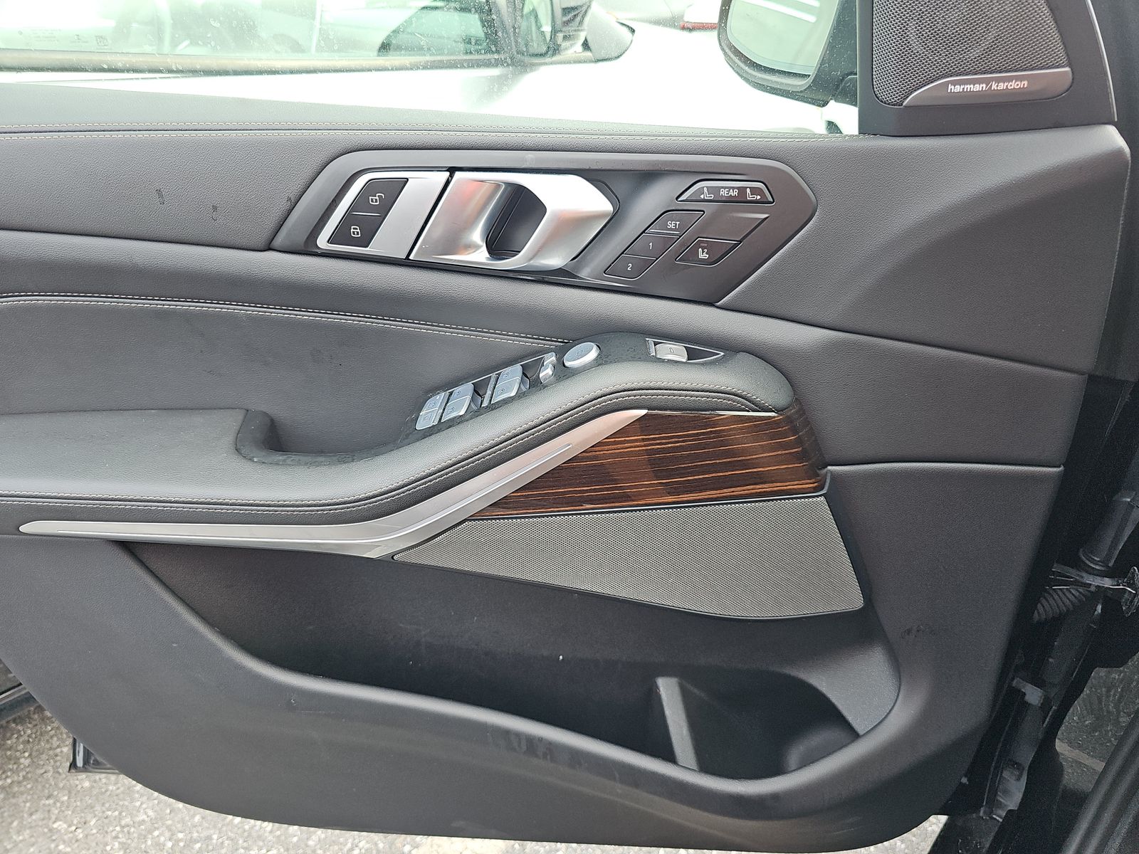 2025 BMW X7 xDrive40i AWD