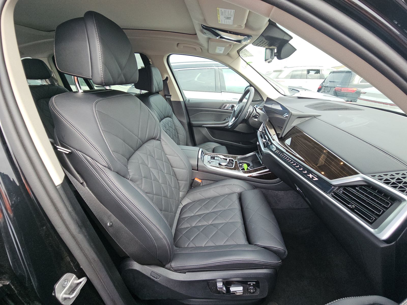 2025 BMW X7 xDrive40i AWD