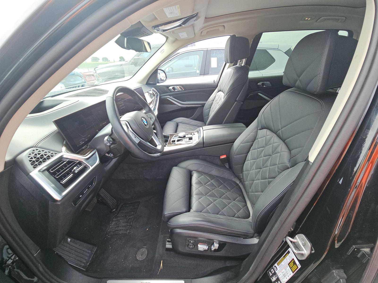 2025 BMW X7 xDrive40i AWD