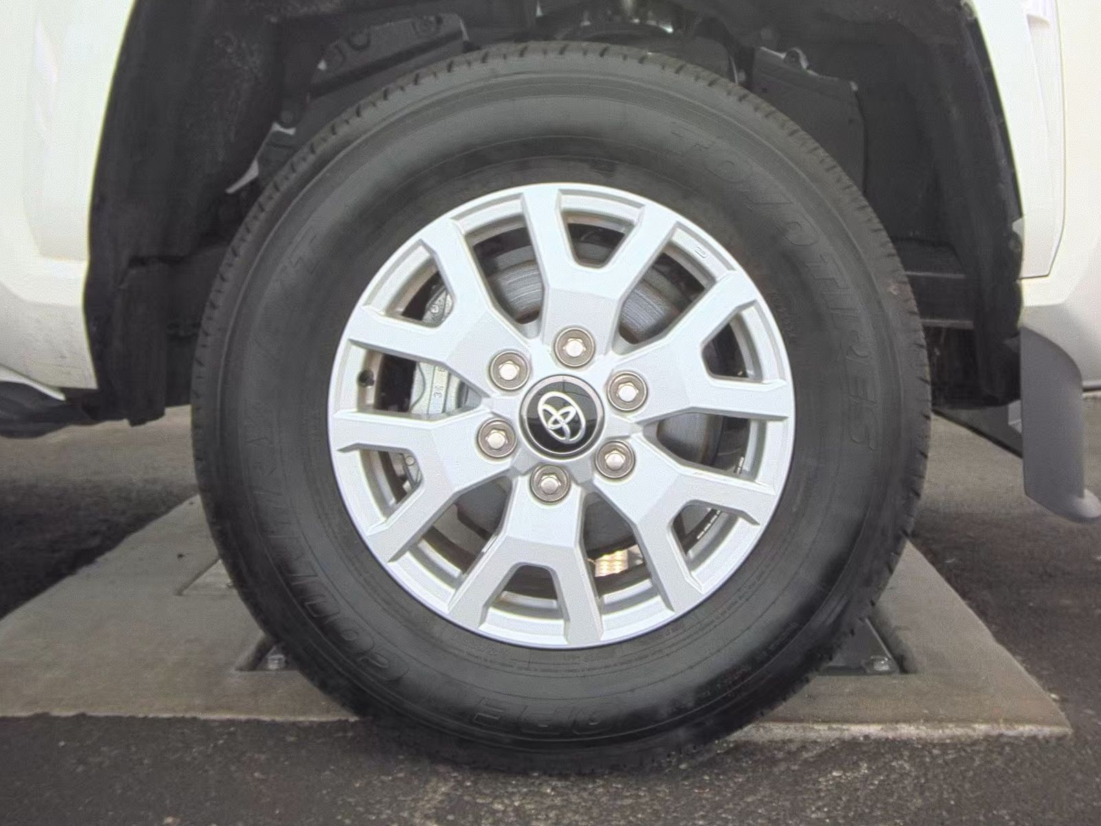 2024 Toyota Tacoma SR5 RWD