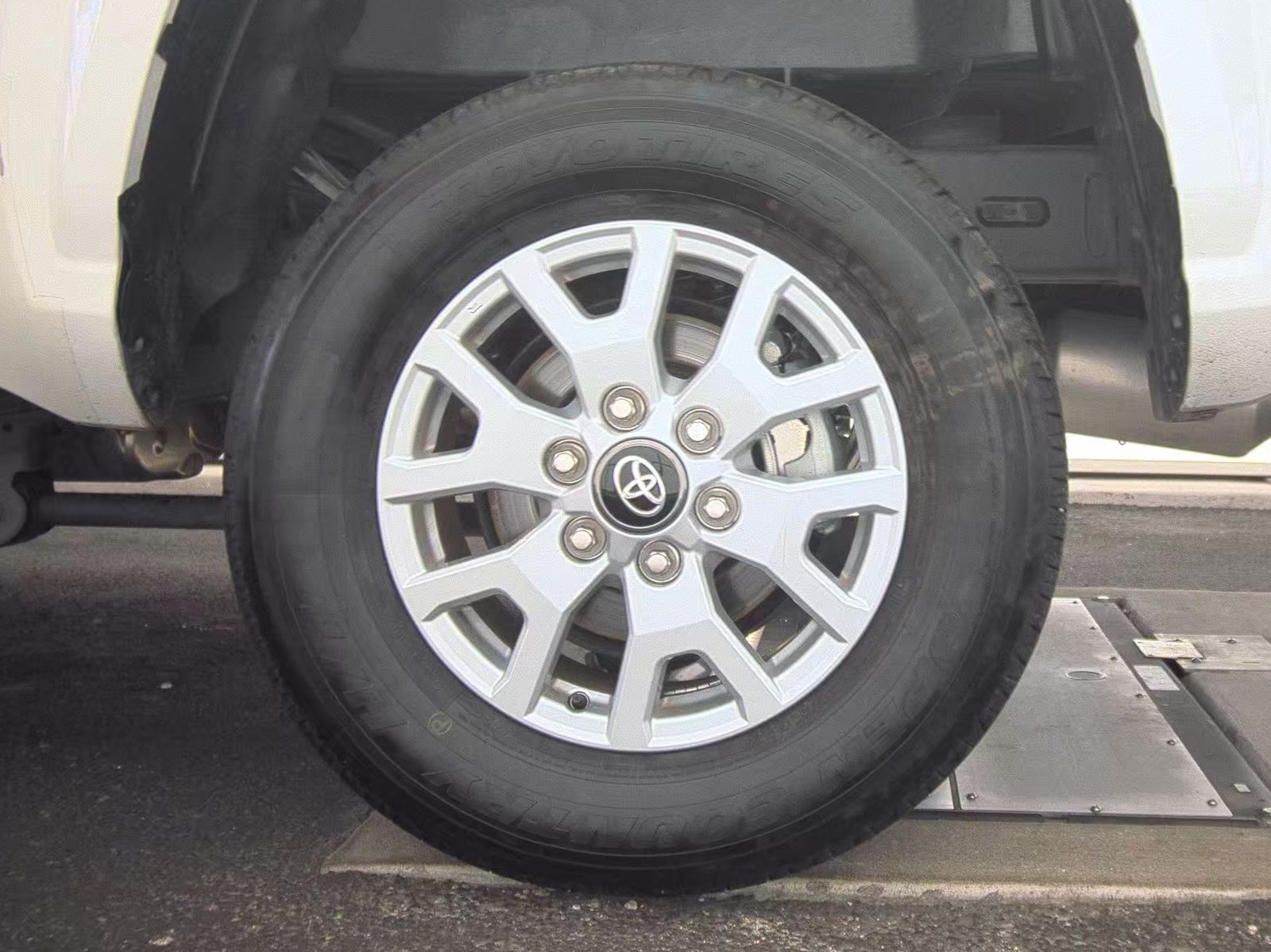 2024 Toyota Tacoma SR5 RWD