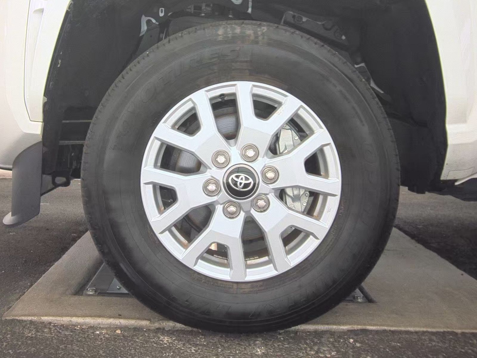 2024 Toyota Tacoma SR5 RWD