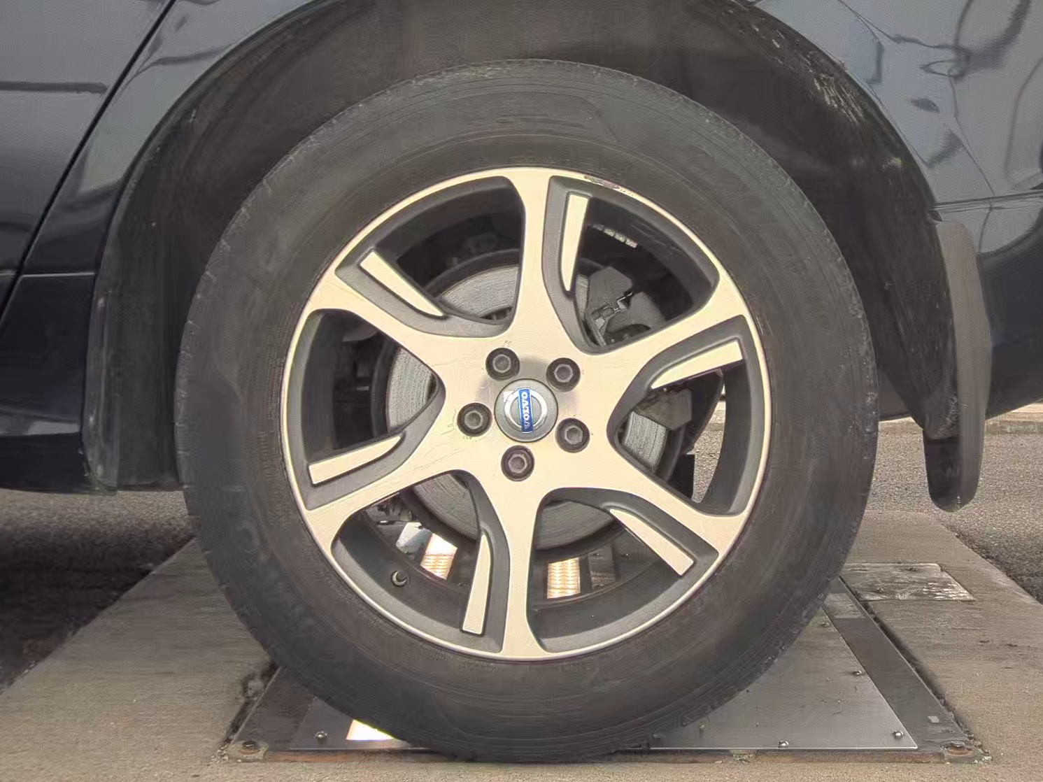 2016 Volvo XC60 T5 Platinum AWD