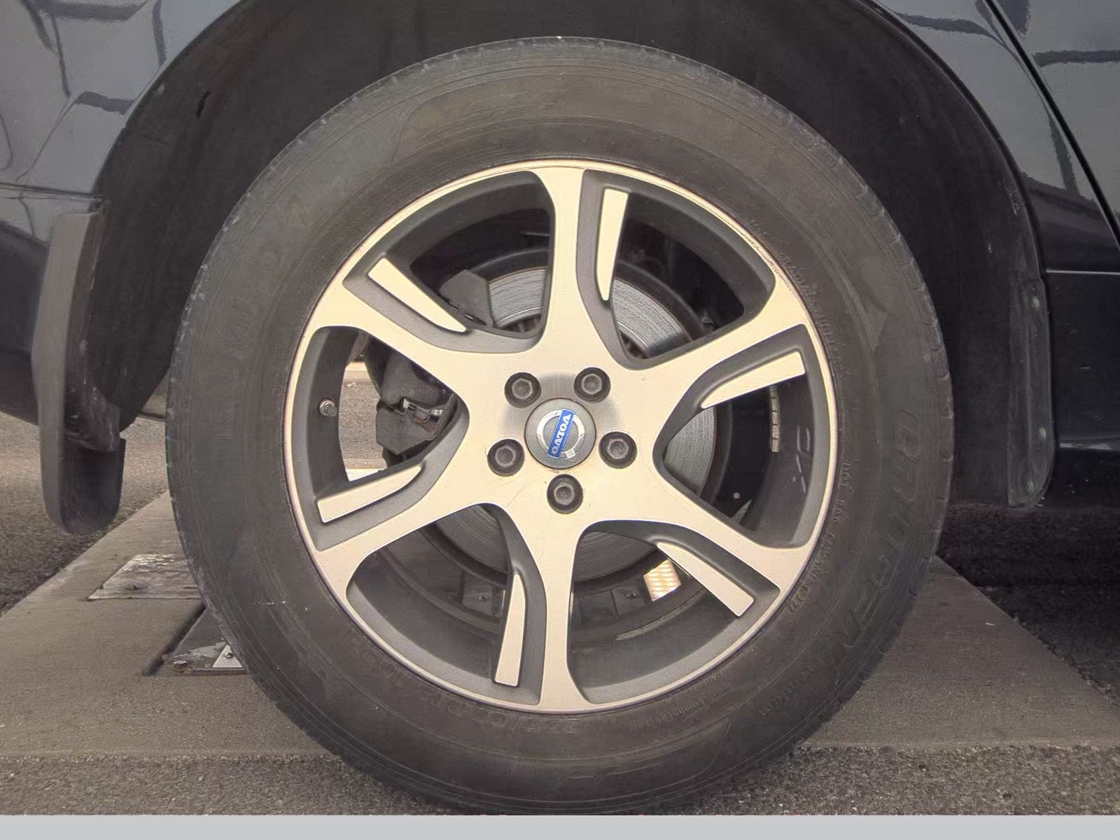 2016 Volvo XC60 T5 Platinum AWD