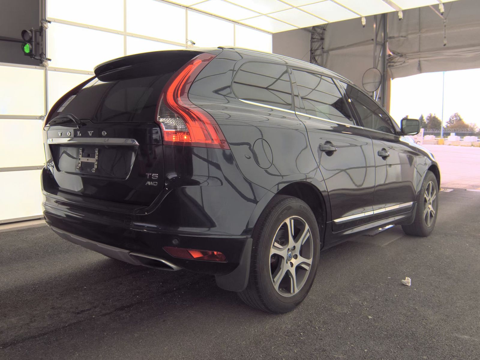 2016 Volvo XC60 T5 Platinum AWD