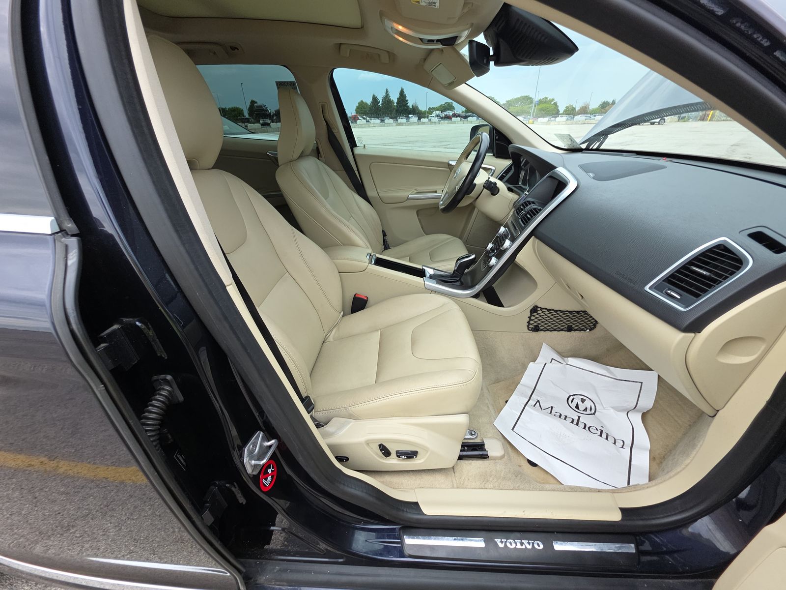 2016 Volvo XC60 T5 Platinum AWD