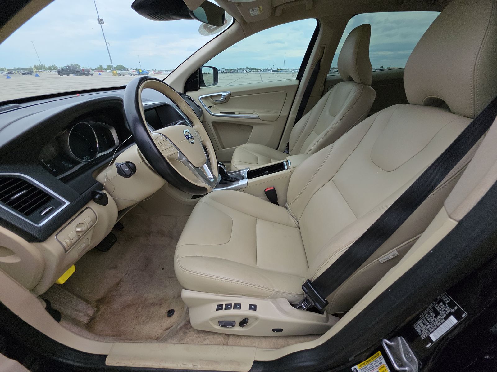 2016 Volvo XC60 T5 Platinum AWD