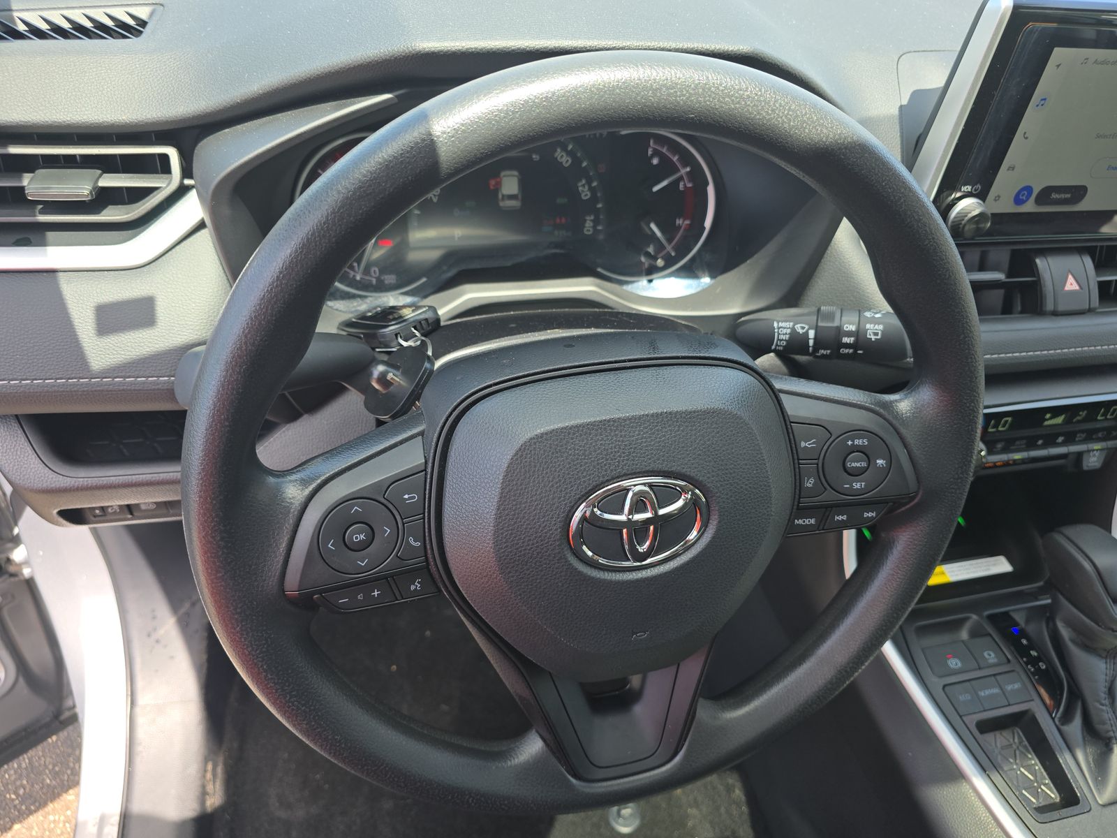 2024 Toyota RAV4 XLE FWD
