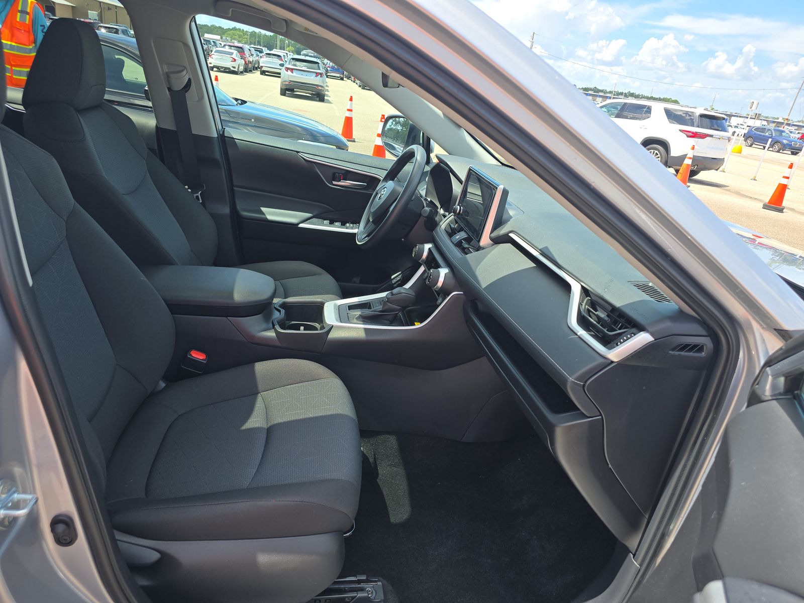 2024 Toyota RAV4 XLE FWD