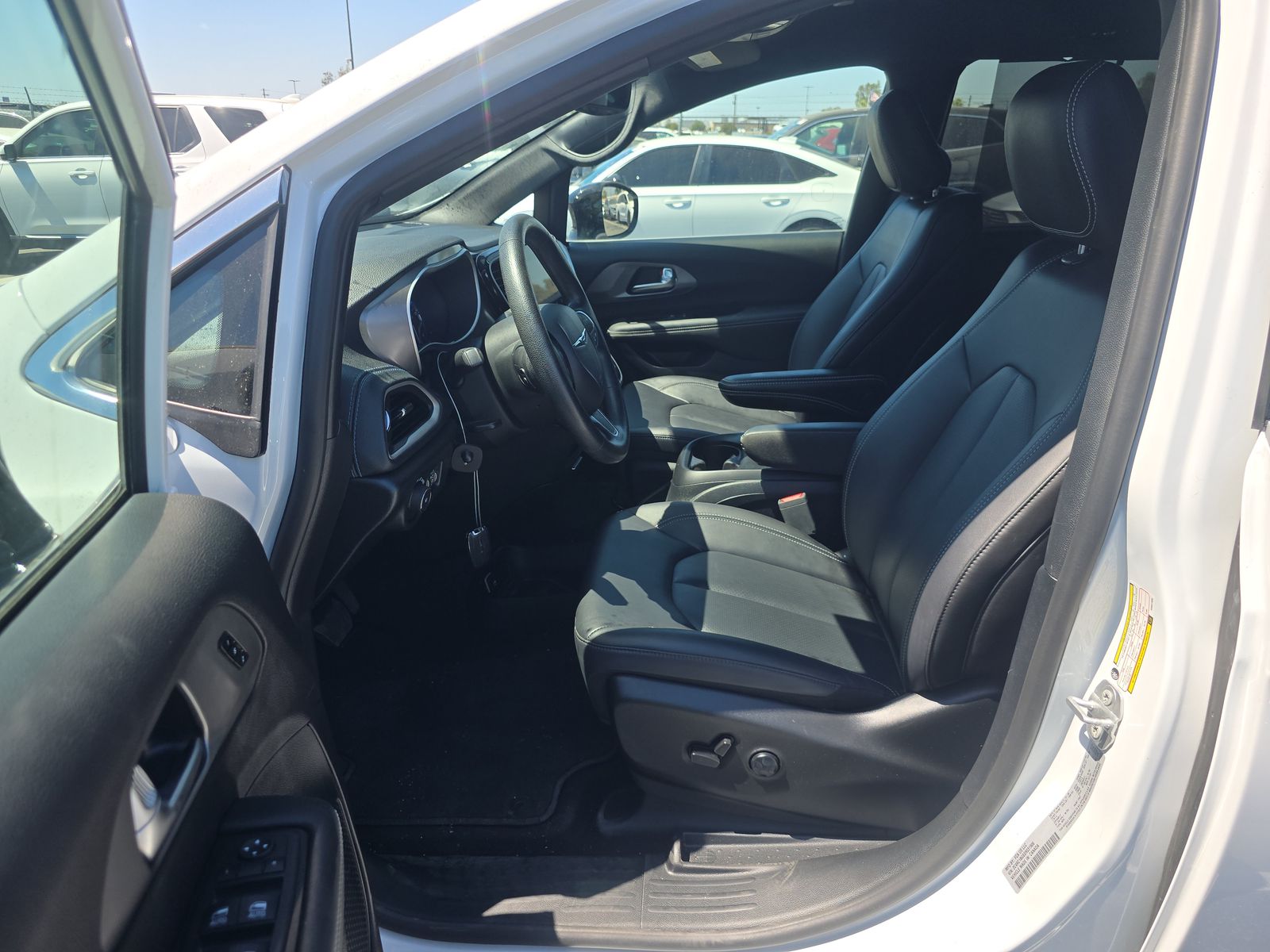 2025 Chrysler Pacifica Select FWD