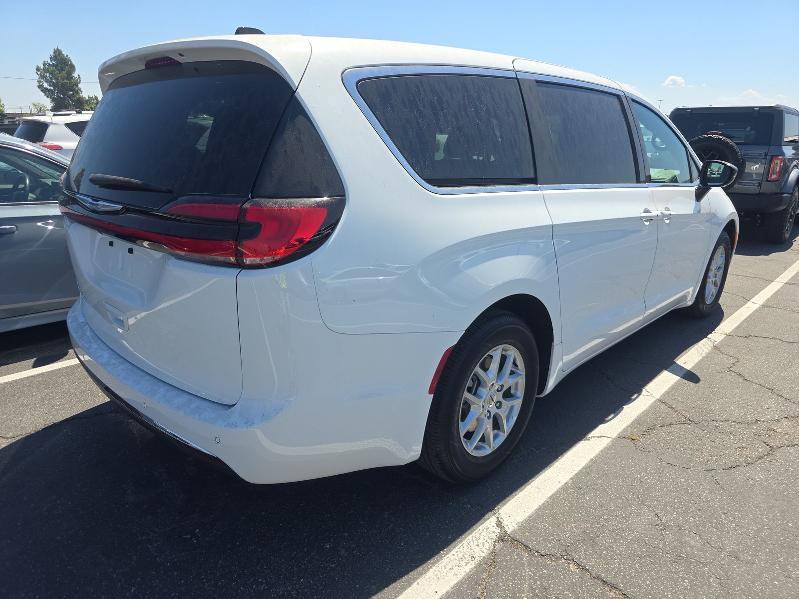 2025 Chrysler Pacifica Select FWD