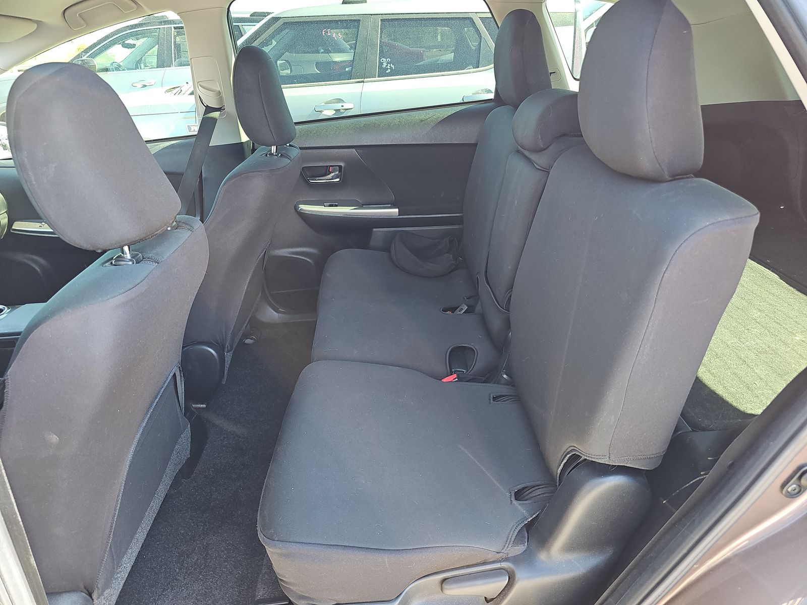 2016 Toyota Prius v Three FWD