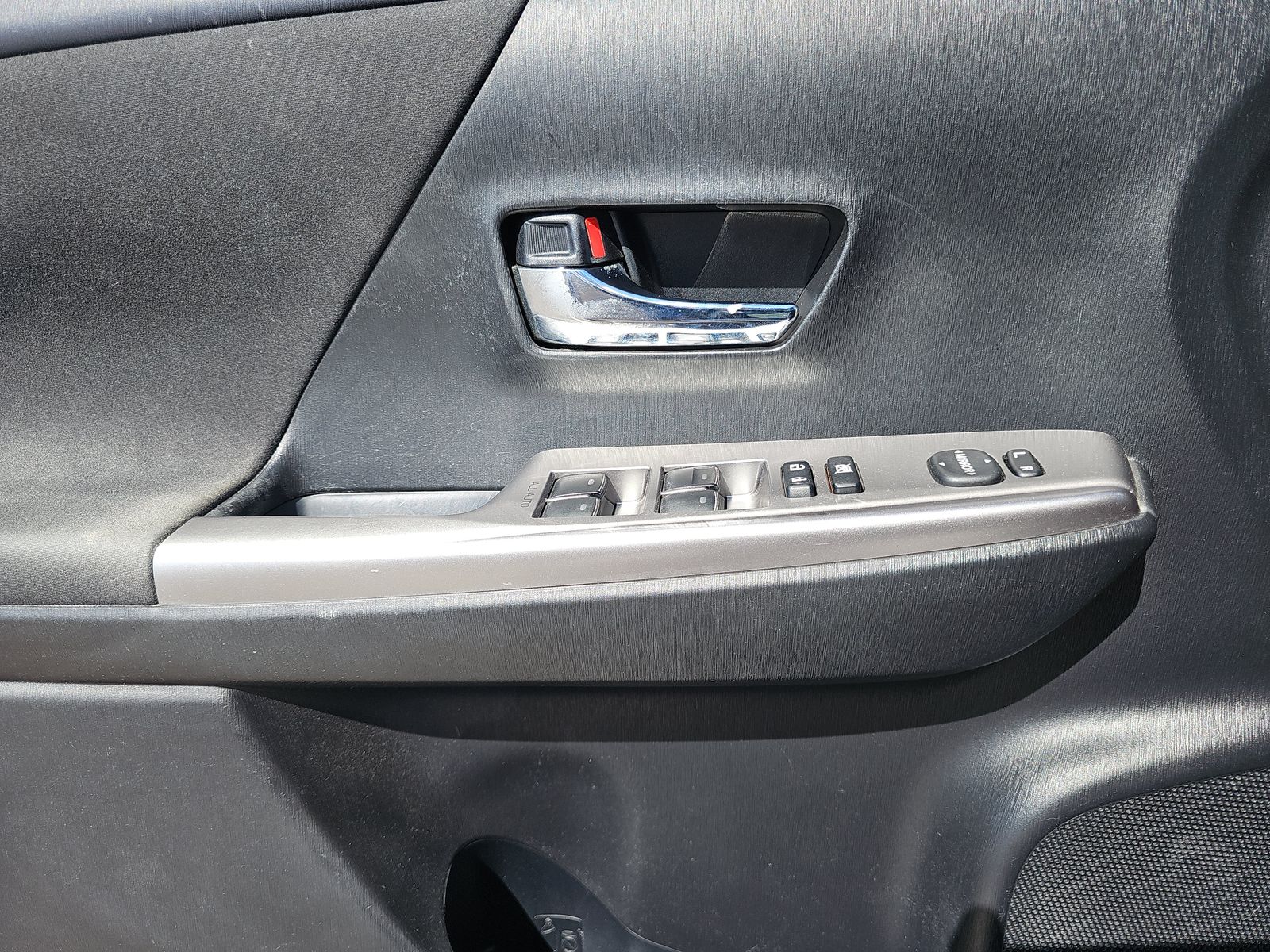 2016 Toyota Prius v Three FWD