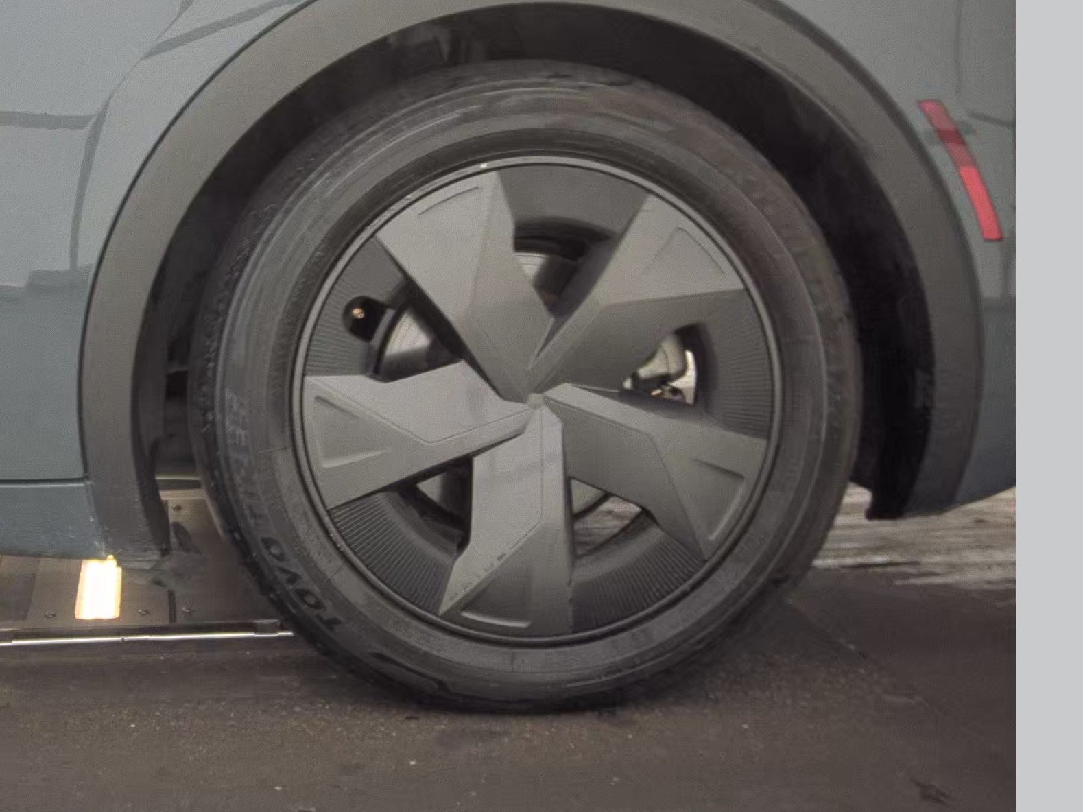 2024 Toyota Prius LE FWD