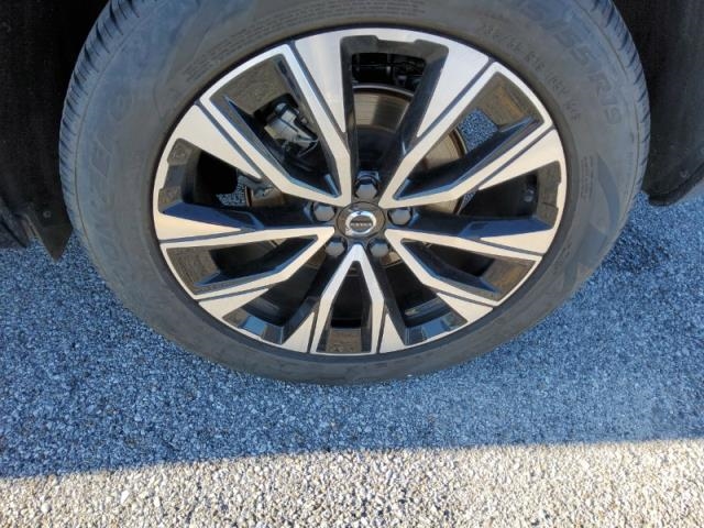 2025 Volvo XC60 B5 Plus AWD