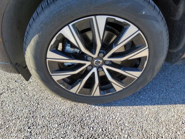 2025 Volvo XC60 B5 Plus AWD