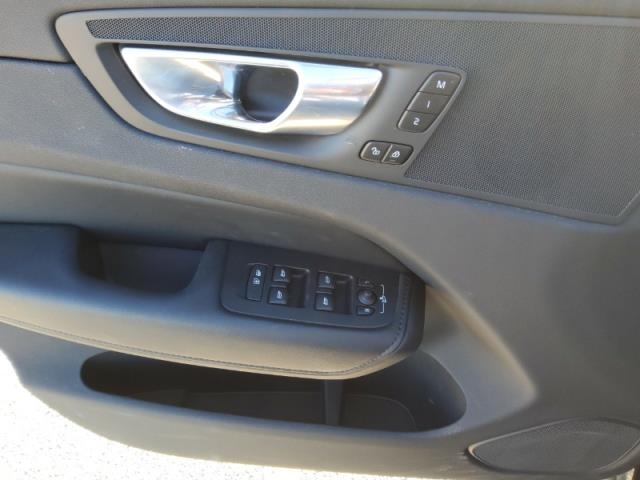 2025 Volvo XC60 B5 Plus AWD