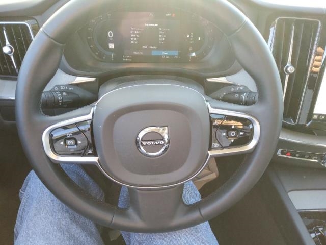 2025 Volvo XC60 B5 Plus AWD