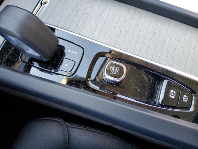 2025 Volvo XC60 B5 Plus AWD