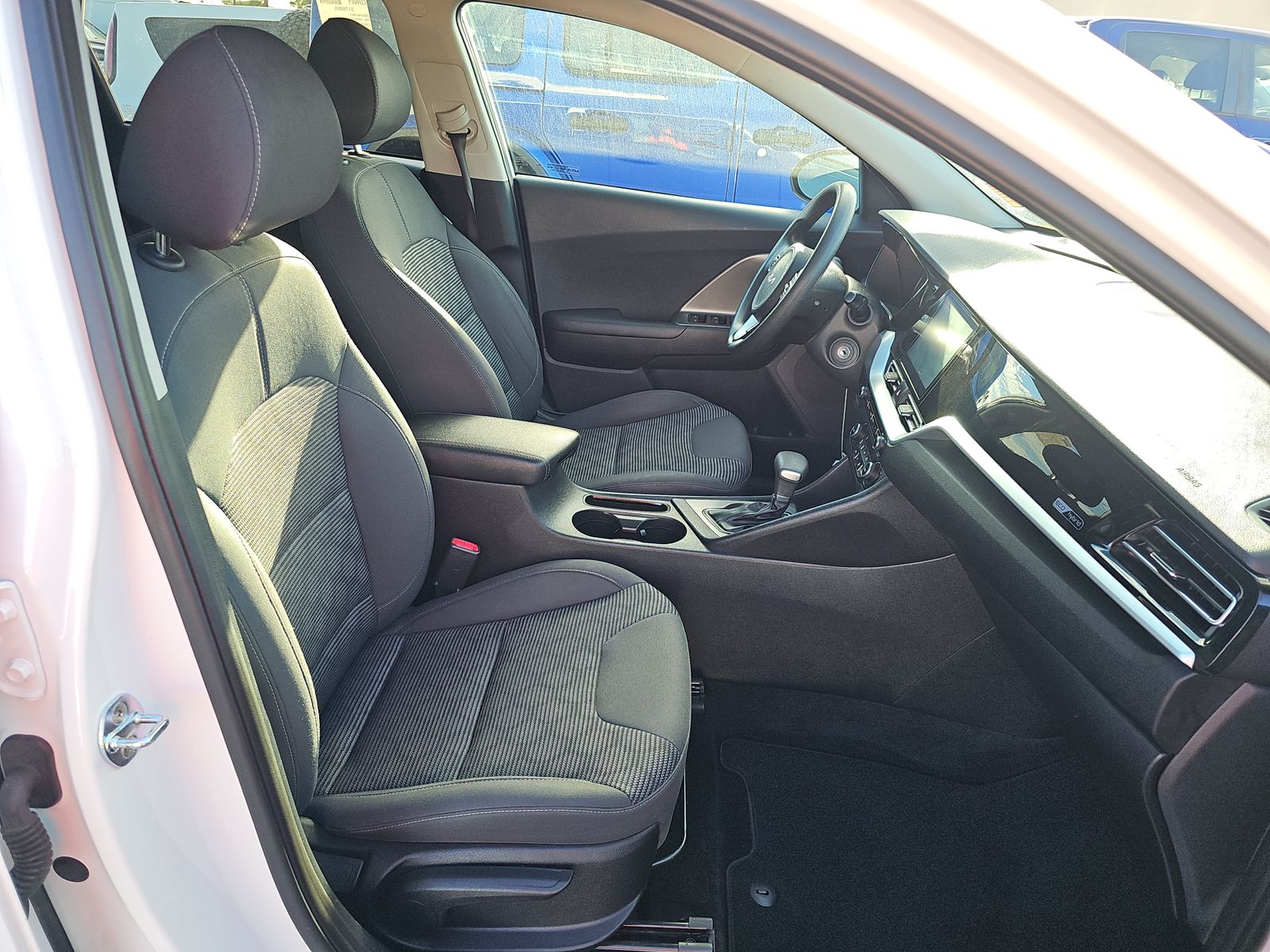 2022 Kia Niro LX FWD