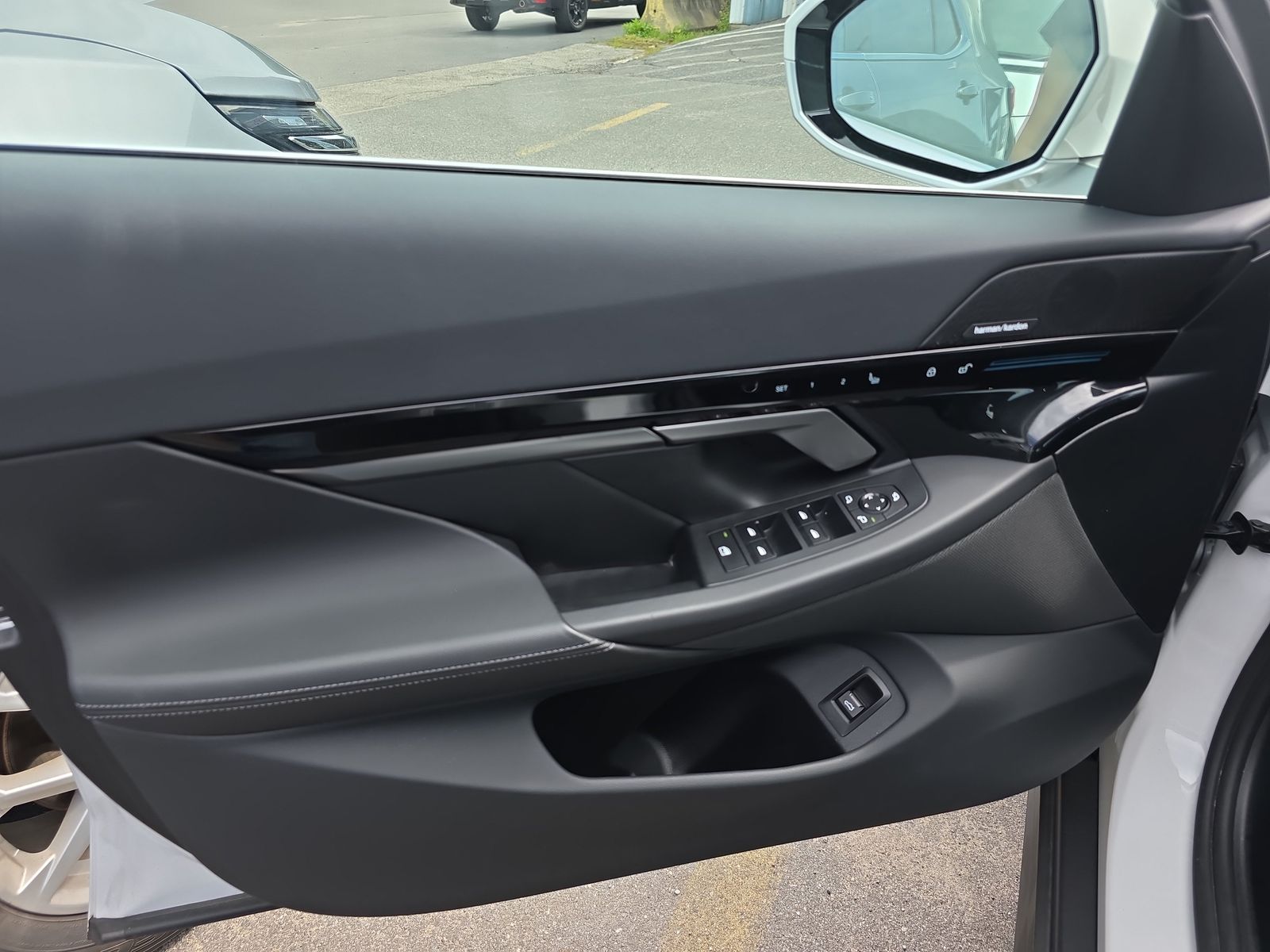 2025 BMW 5 Series 530i xDrive AWD