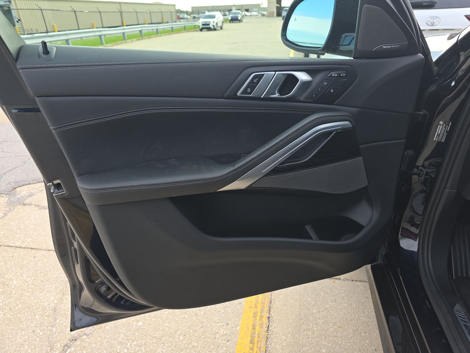 2025 BMW X6 xDrive40i AWD