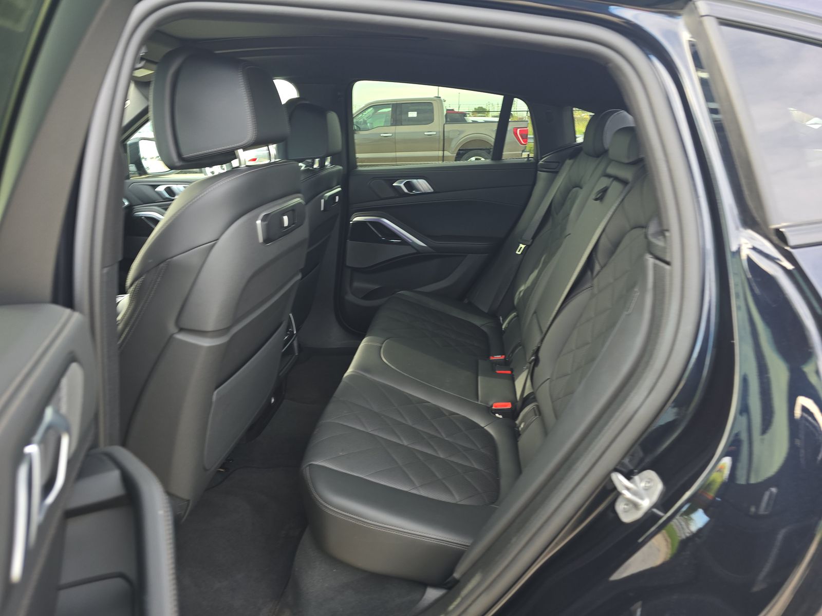 2025 BMW X6 xDrive40i AWD