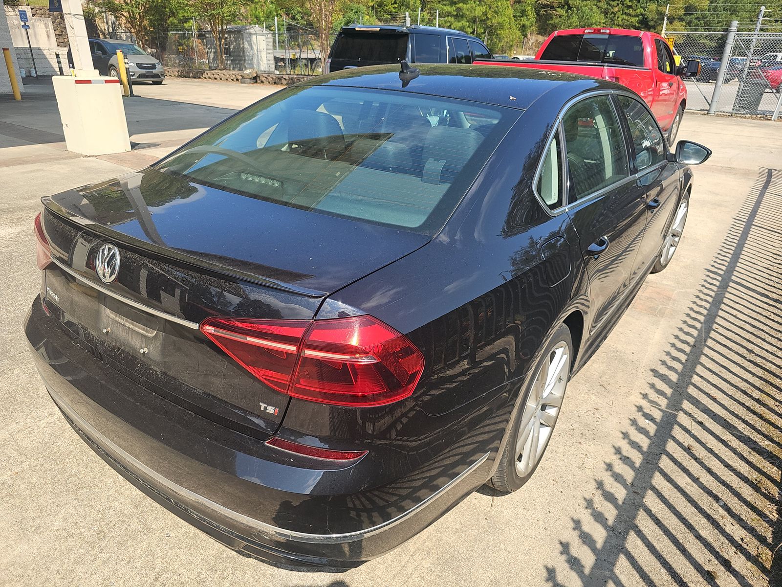 2017 Volkswagen Passat 1.8T R-Line FWD