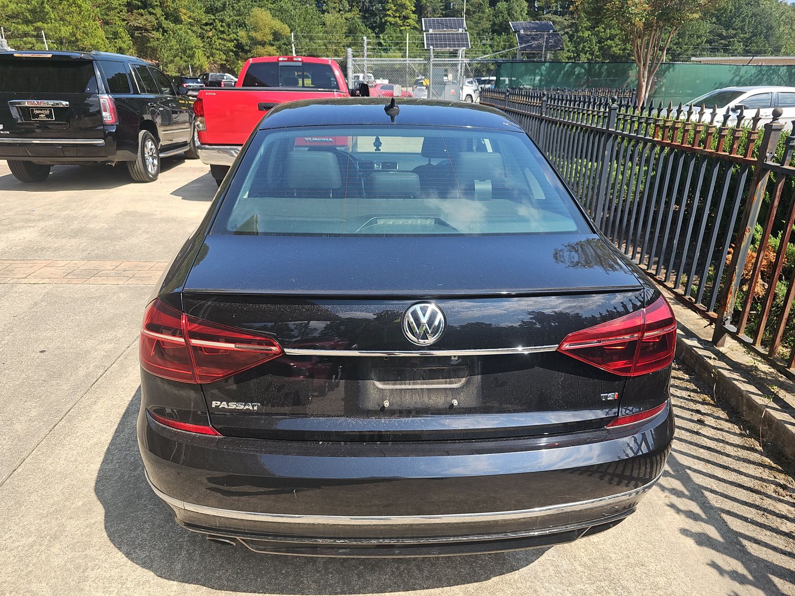 2017 Volkswagen Passat 1.8T R-Line FWD