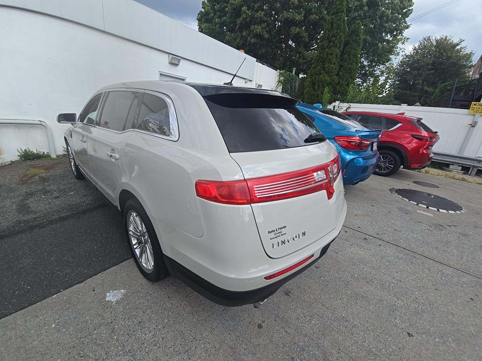 2019 Lincoln MKT Reserve AWD