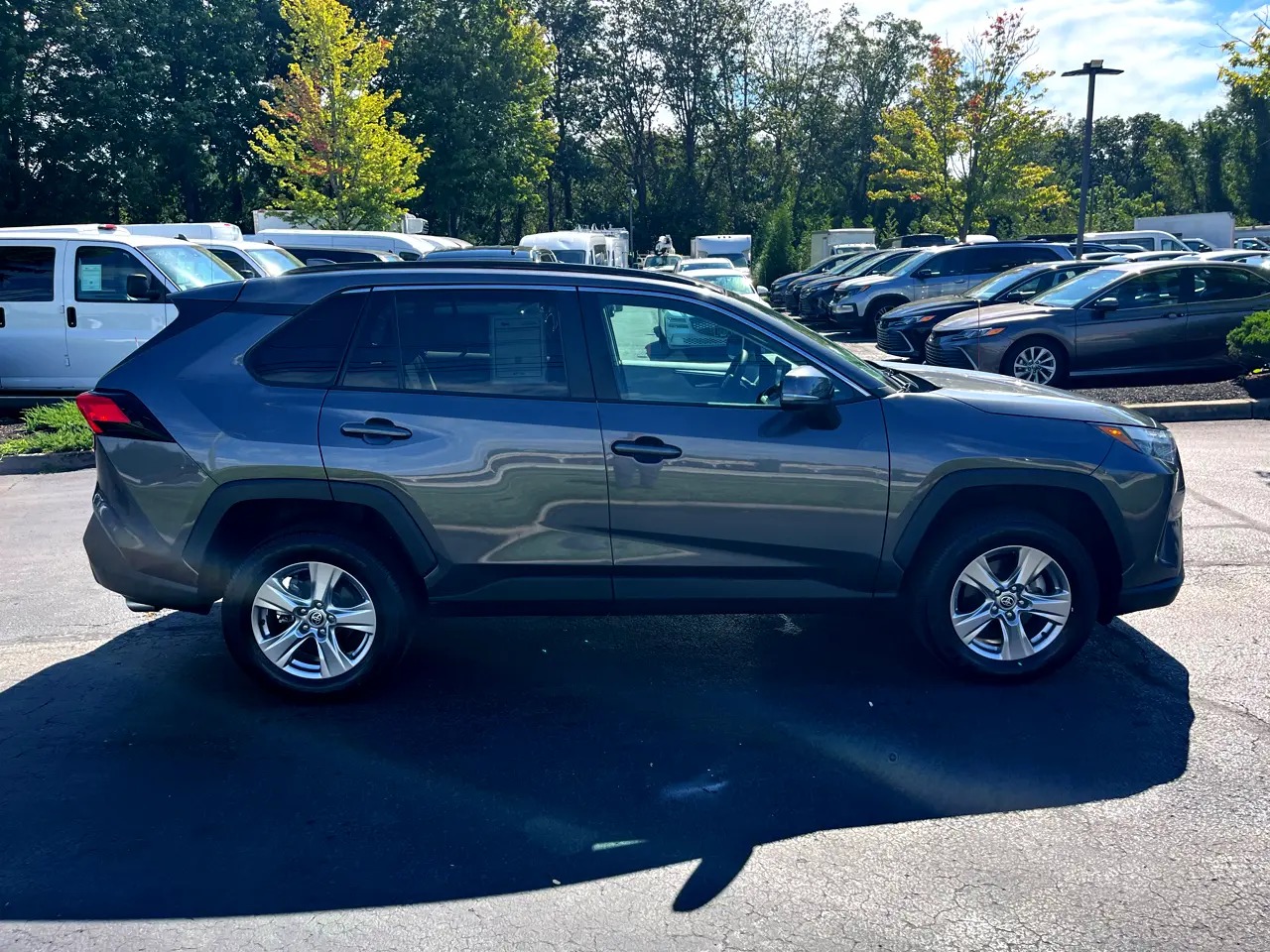 2022 Toyota RAV4 XLE FWD