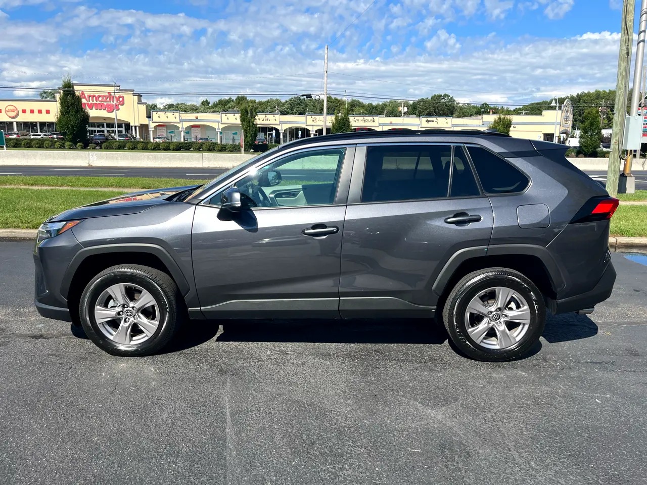 2022 Toyota RAV4 XLE FWD