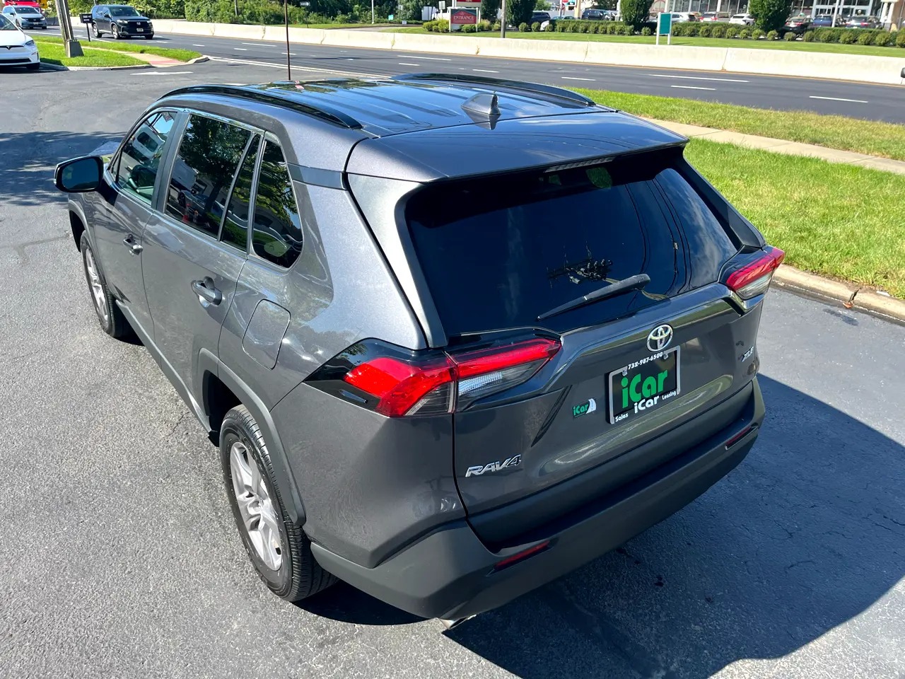 2022 Toyota RAV4 XLE FWD