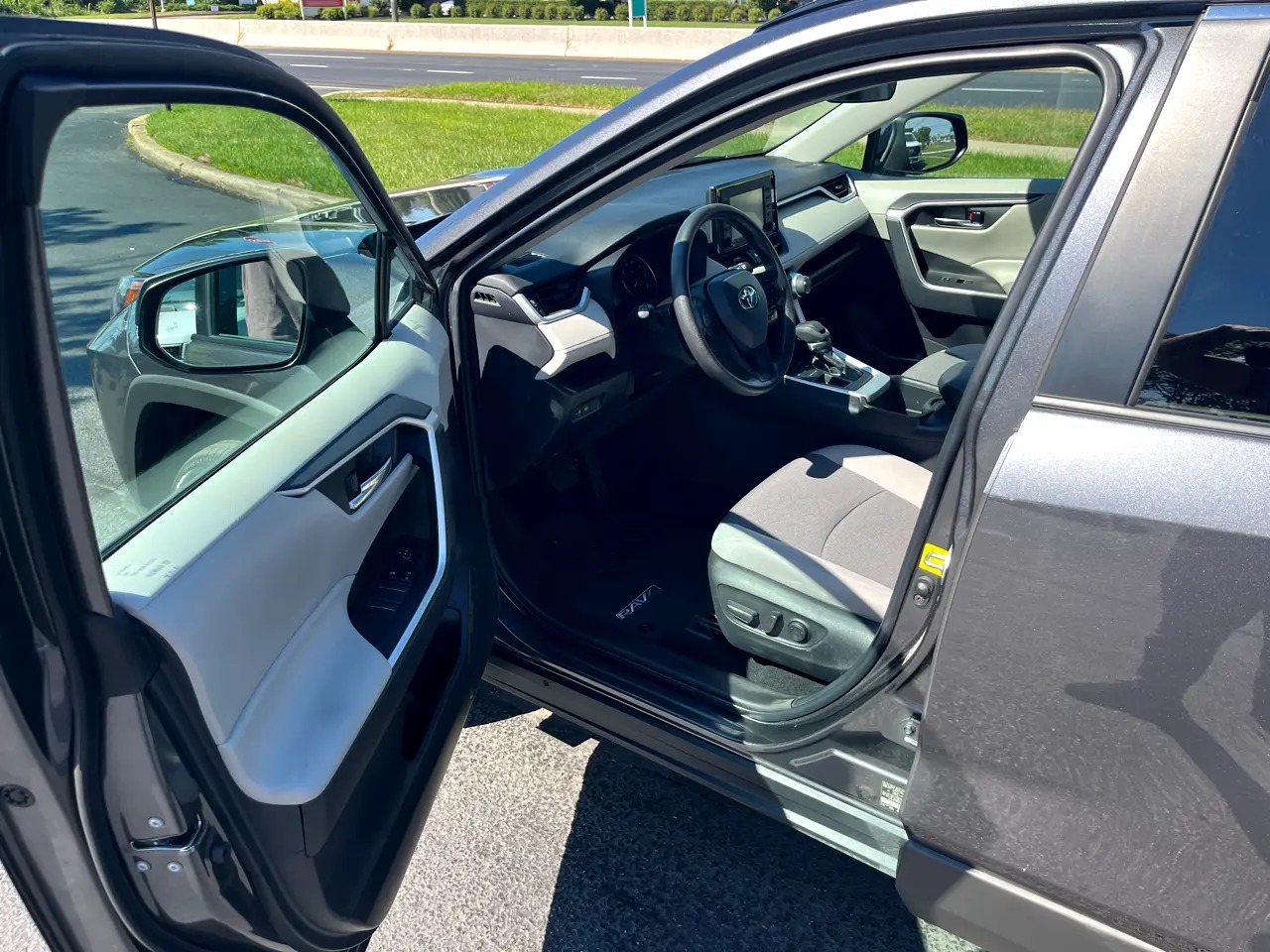 2022 Toyota RAV4 XLE FWD