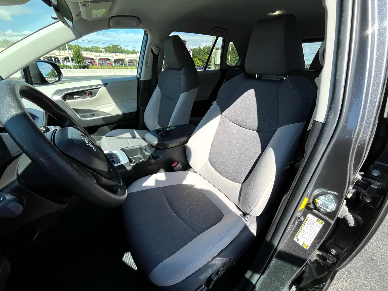 2022 Toyota RAV4 XLE FWD