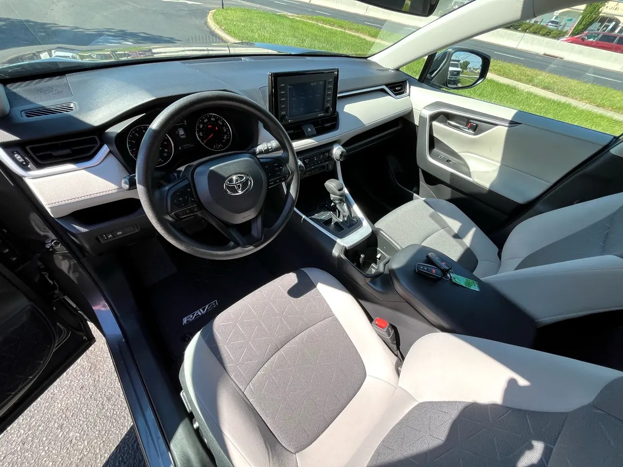 2022 Toyota RAV4 XLE FWD