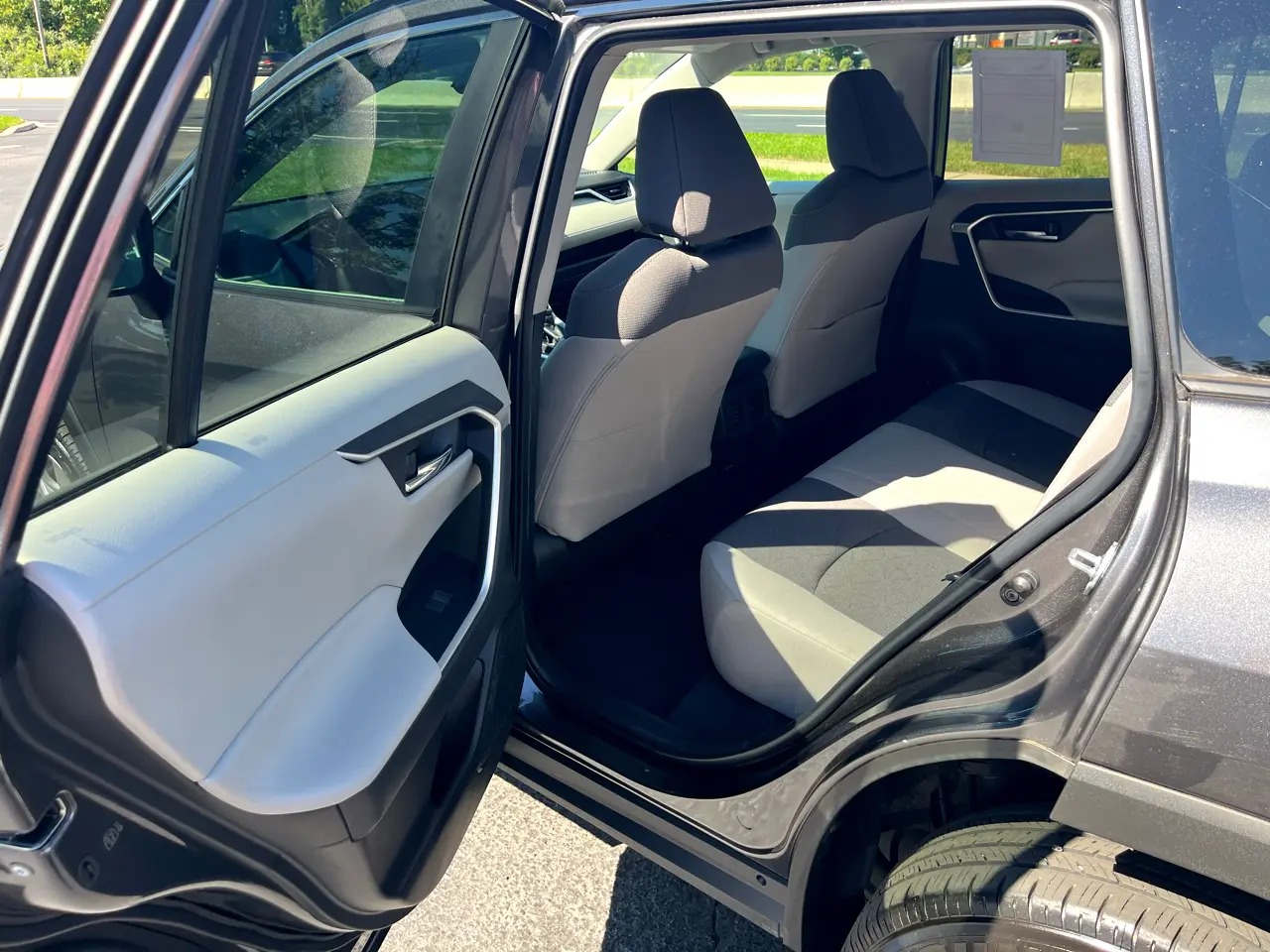 2022 Toyota RAV4 XLE FWD