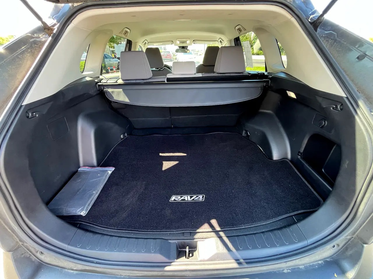 2022 Toyota RAV4 XLE FWD