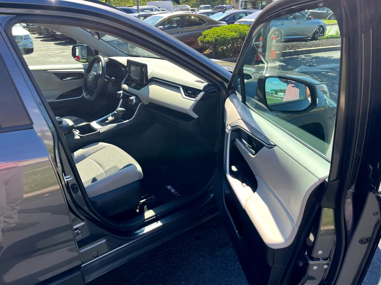 2022 Toyota RAV4 XLE FWD