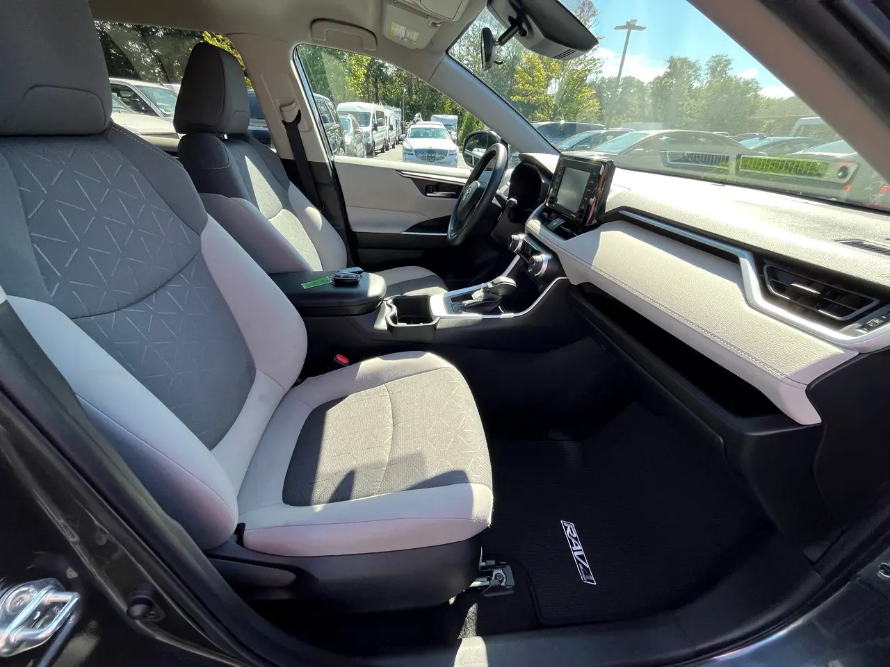 2022 Toyota RAV4 XLE FWD