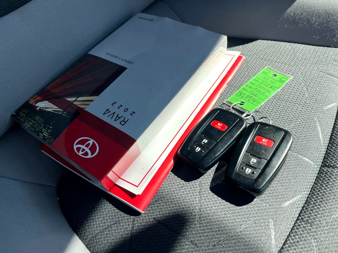 2022 Toyota RAV4 XLE FWD