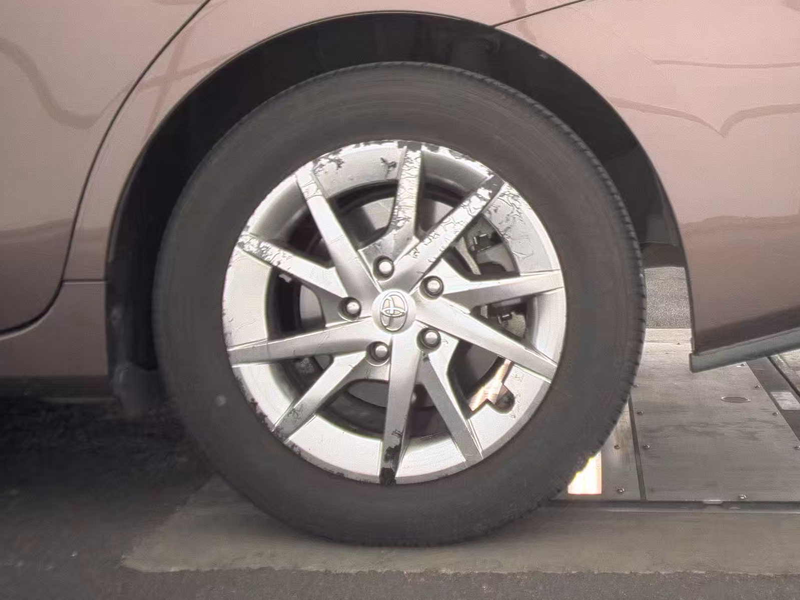 2016 Toyota Prius v Three FWD