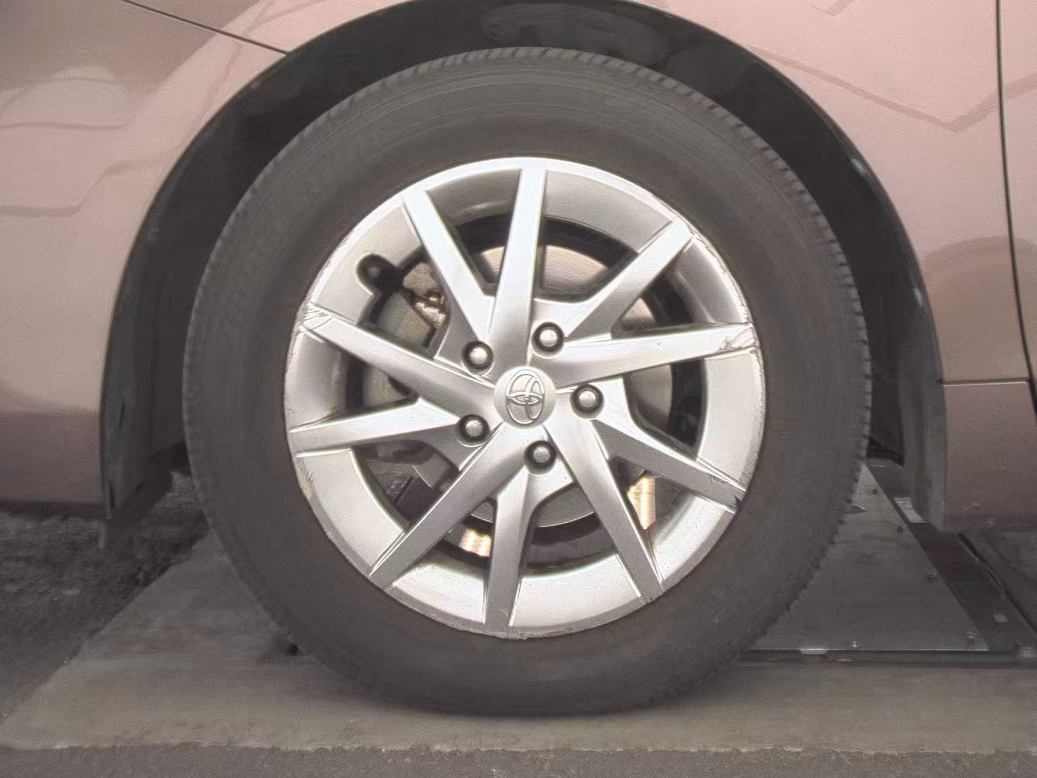 2016 Toyota Prius v Three FWD