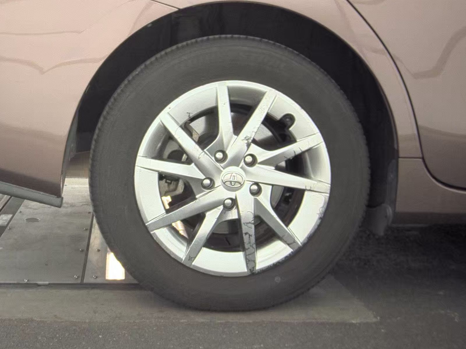 2016 Toyota Prius v Three FWD