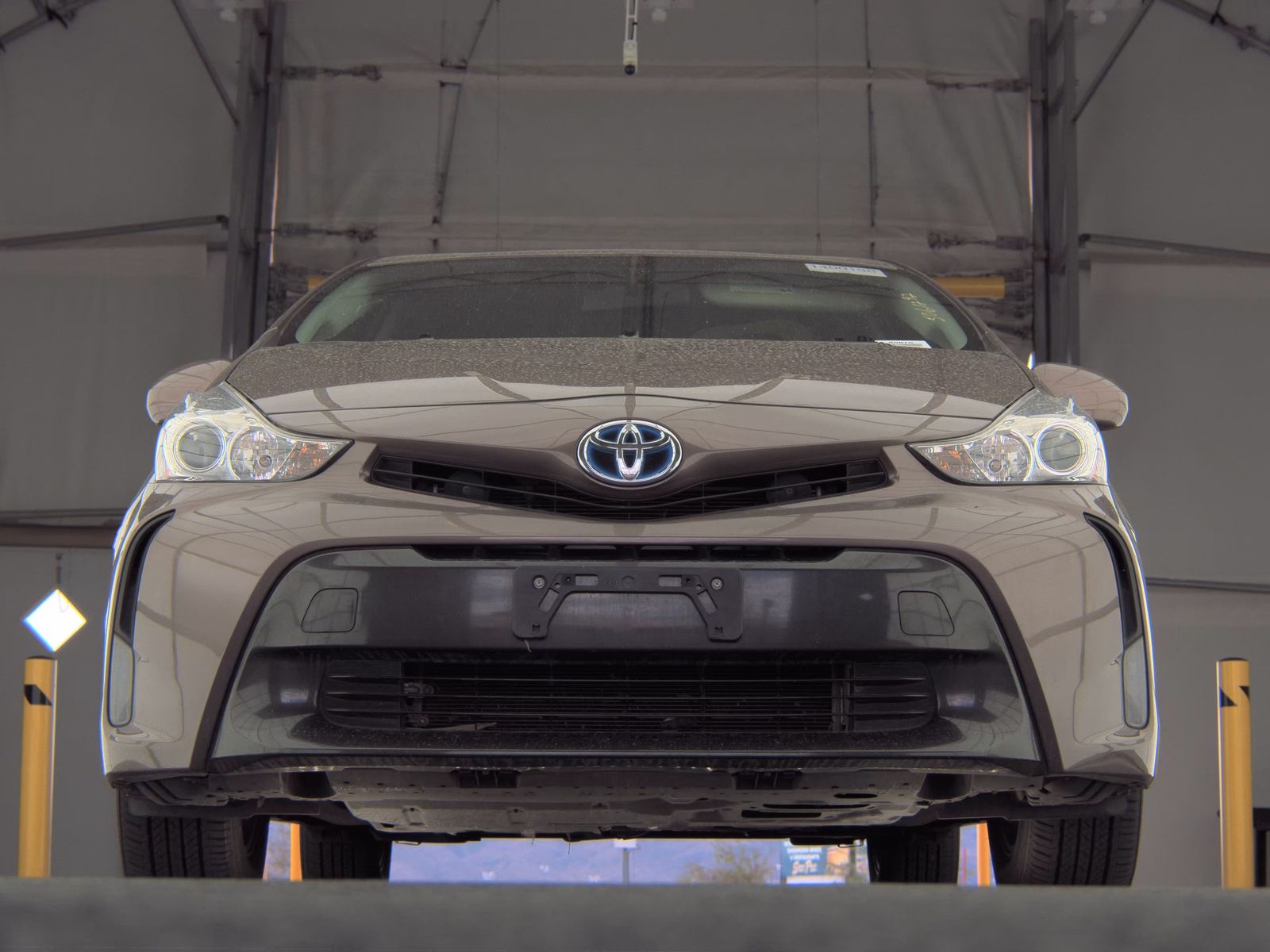 2016 Toyota Prius v Three FWD