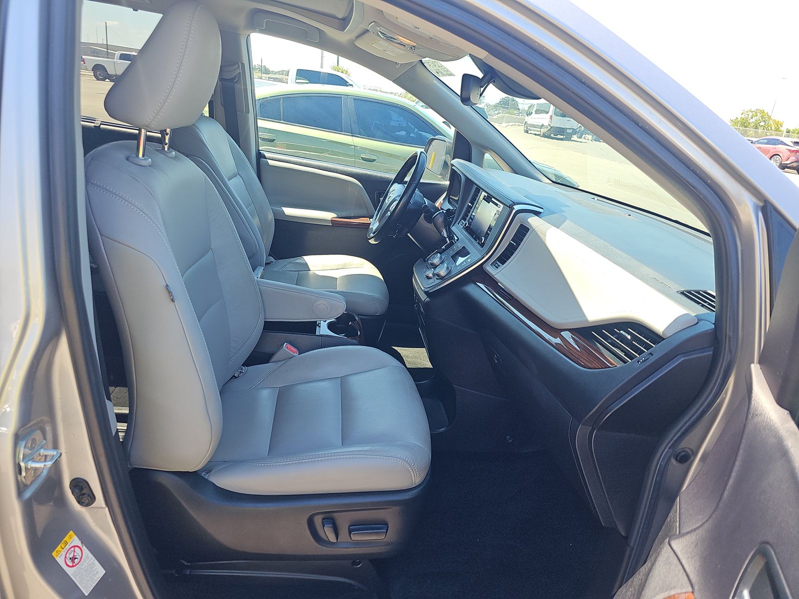 2018 Toyota Sienna Limited Premium FWD