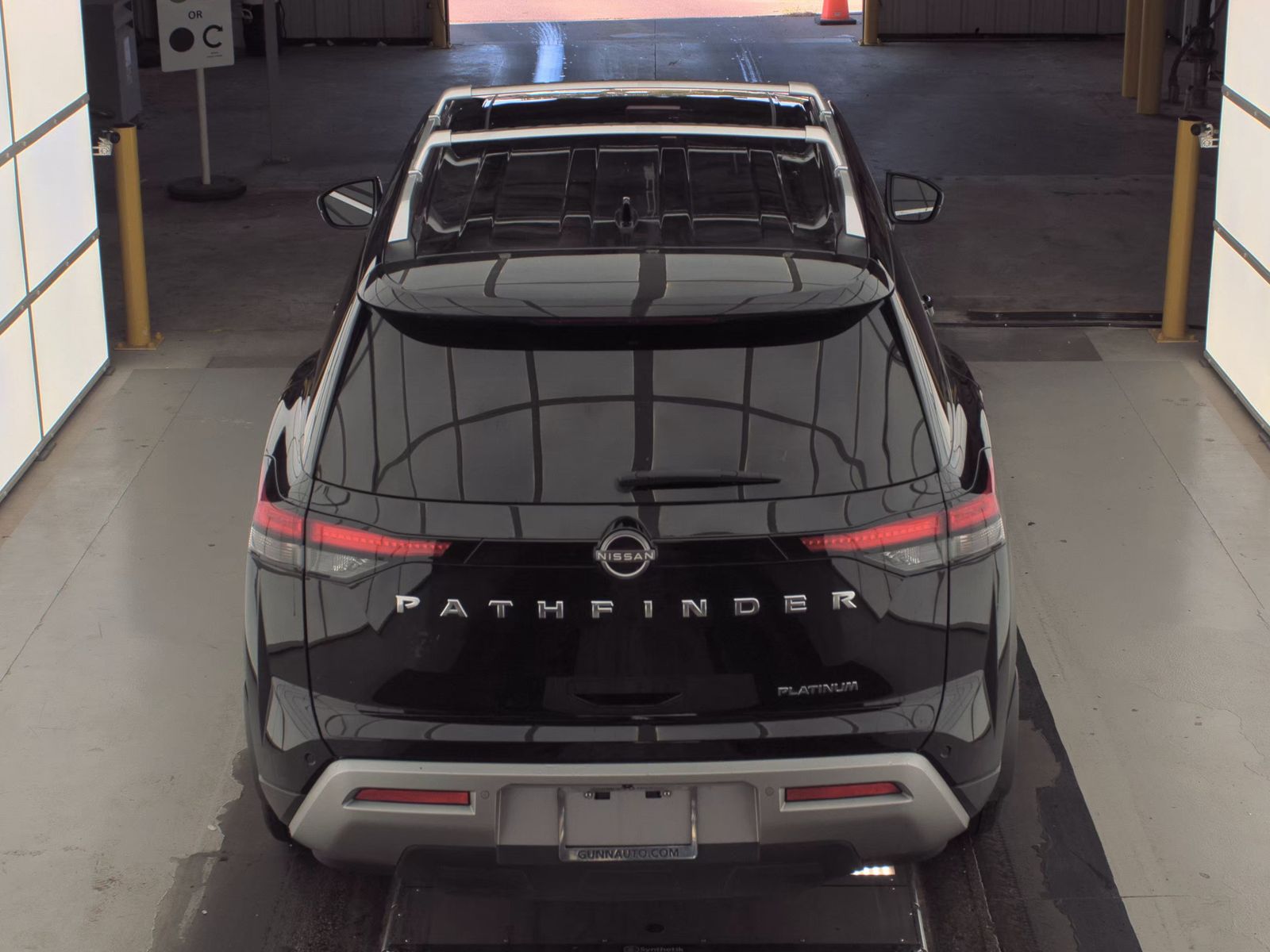 2023 Nissan Pathfinder Platinum FWD